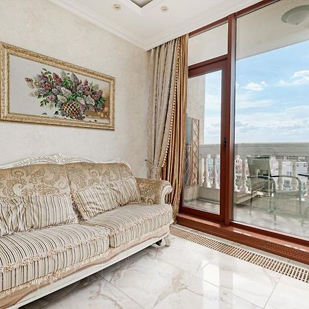 Greek Street Deluxe Apartment Odesa Exterior photo