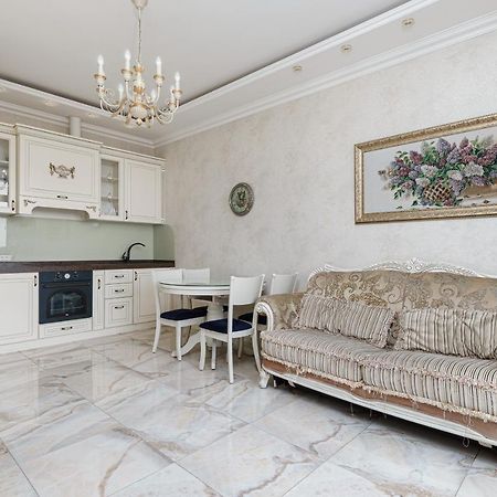 Greek Street Deluxe Apartment Odesa Exterior photo