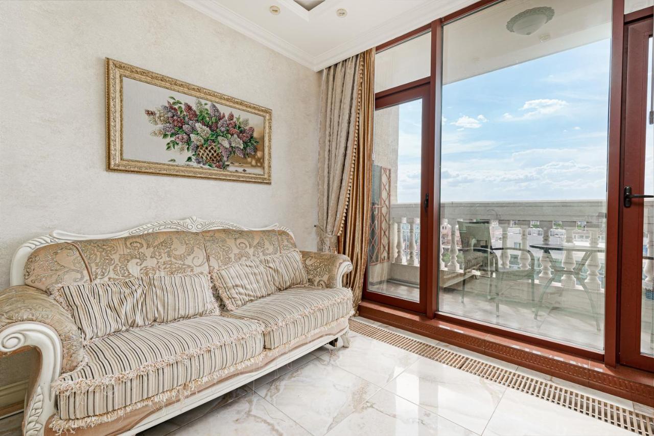 Greek Street Deluxe Apartment Odesa Exterior photo