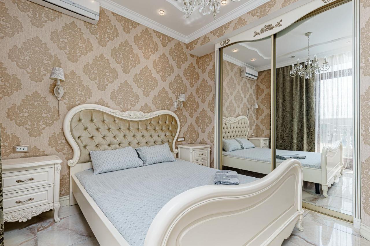 Greek Street Deluxe Apartment Odesa Exterior photo